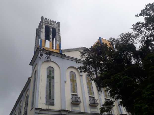 Pintan el templo Nuestra Señora del Rosario en Aranzazu Pintan el templo Nuestra Señora del Rosario en Aranzazu