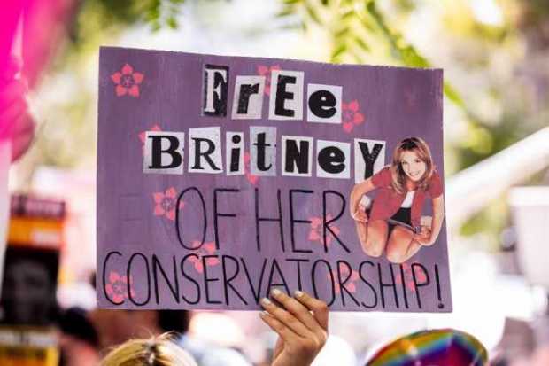 Britney Spears no se subirá a los escenarios mientras su padre la controle