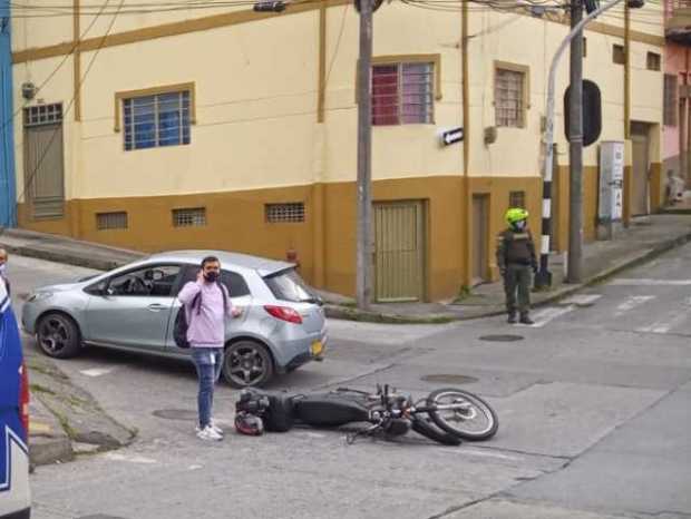 Dos lesionados, entre ellos una mujer embarazada, en accidente de tránsito en el barrio San Joaquín