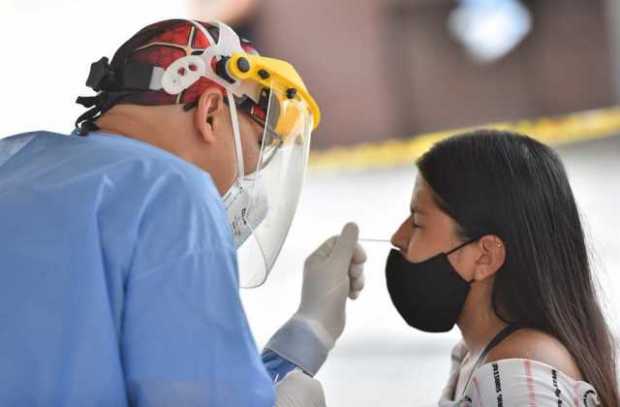 Cifras de covid-19 en Colombia siguen bajando: reportan 11.244 nuevos contagios