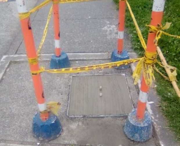 Ponen tapa de alcantarillado en Ondas de Otún