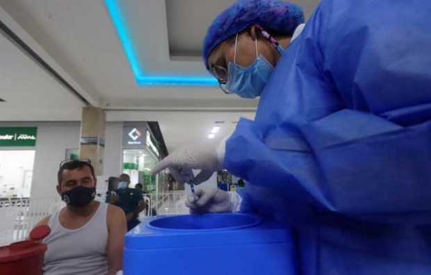 Colombia reporta 569 nuevas muertes y 29.570 casos diarios de covid-19