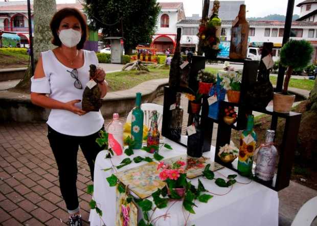 Botellas decorativas, María del Socorro Mejía