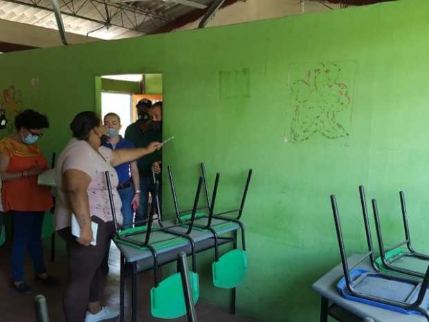 En la sede Policarpa Salavarrieta, en Tapias, esperan más adecuaciones luego de que el Ministerio de Educación reparó los baños 