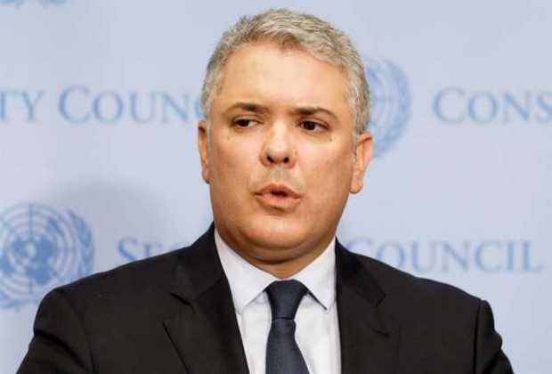 Atacan a tiros el helicóptero en el que viajaba el presidente de Colombia Atacan a tiros el helicóptero en el que viajaba el presidente de Colombia