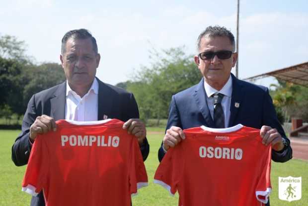 El técnico Juan Carlos Osorio y su asistente Pompilio Páez llegan al América de Cali. 