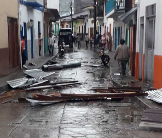 Al menos 12 viviendas afectadas por vendaval en Montebonito (Marulanda)