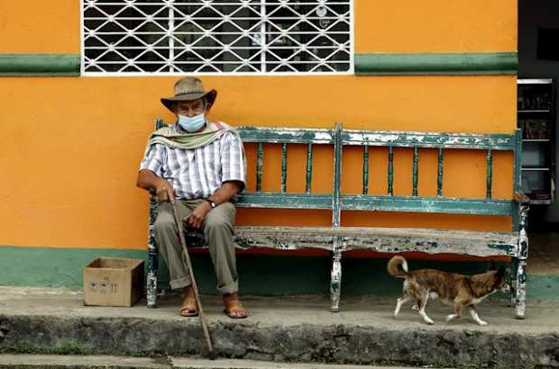 Colombia suma otros 7.049 nuevos casos de covid-19 y 124 fallecidos Colombia suma otros 7.049 nuevos casos de covid-19 y 124 fallecidos