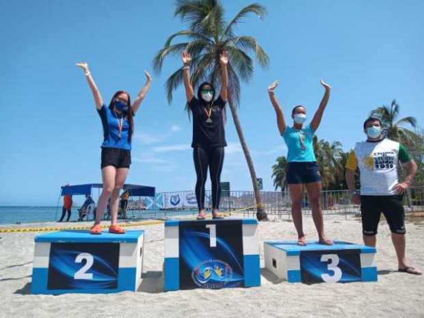 Caldas logra medalla de oro en el Nacional Interclubes de Natación con Aletas