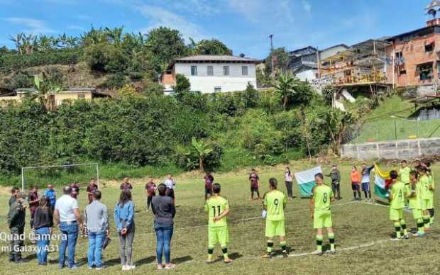 Resolvieron las diferencias en Castilla (Pácora) con fútbol 
