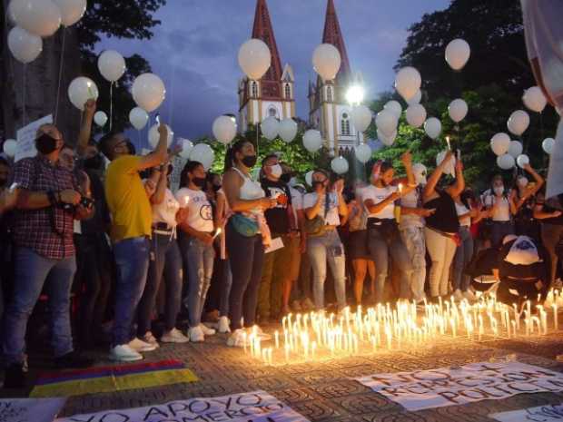 Velatón en Chinchiná por las personas que han muerto en las protestas desde el 28 de abril