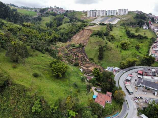 Deslizamiento de tierra en la entrada de Villamaría 