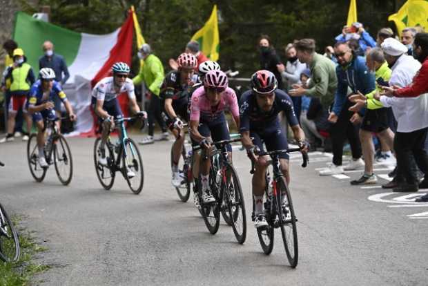 Egan Bernal fue segundo este sábado en la penúltima etapa del Giro de Italia y quedó ad portas del título