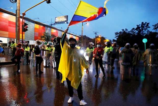 Estados Unidos llama al diálogo en Colombia 
