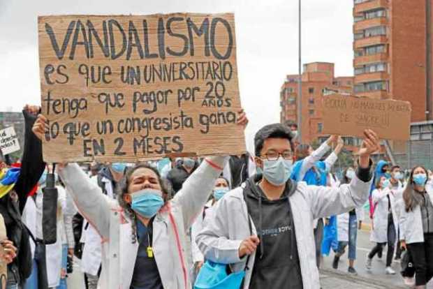 Los jóvenes son los que han encabezado las protestas a lo largo del país.