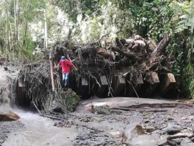 En Villamaría hubo racionamiento de agua. Piedras y palos obstruyeron las  bocatomas de Chupaderos y Chupaderitos.