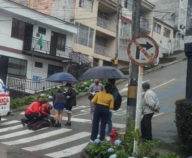 Se cayó de la moto por piso húmedo en La Estrella Se cayó de la moto por piso húmedo en La Estrella