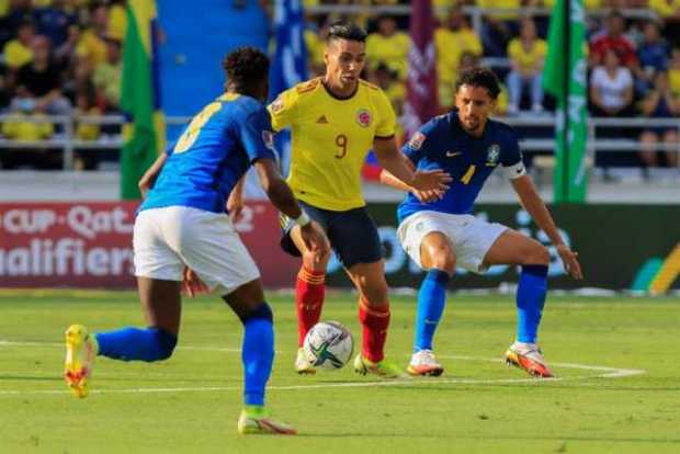 Colombia saca primer punto a Brasil con empate 0-0