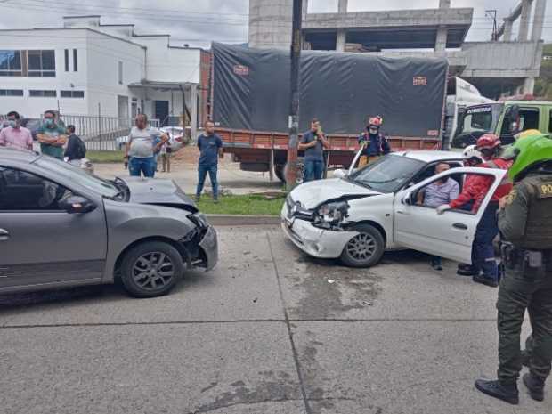 Tres lesionados en choque de dos vehículos en Maltería