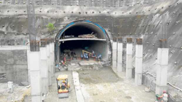 Octubre o noviembre, la nueva fecha para la terminación de las obras civiles del Túnel de Tesalia. Es de los túneles más grandes