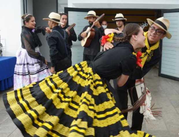 El Festival Nacional del Pasillo se presentó ayer oficialmente en el auditorio Carlos E. Pinzón de la Cámara de Comercio de Mani