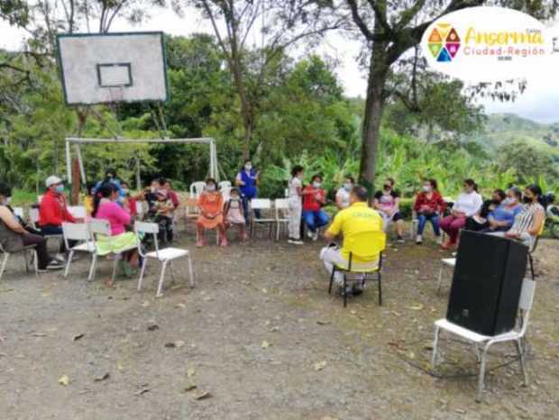 Capacitaciones diversas recibió la comunidad indígena.