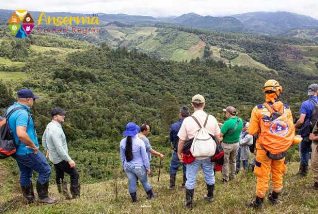 Caminaron a la cuenca del río Oro en Anserma