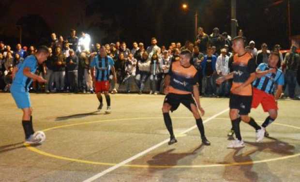 Torneo de fútbol callejero