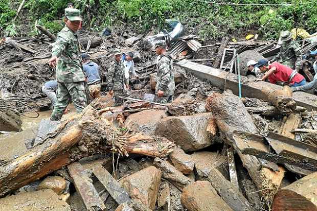 Asciende a 13 el número de muertos por avalancha en Abriaquí (Antioquia)