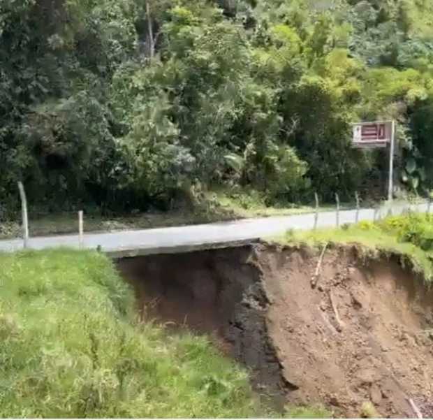 Cierre total de la vía Salamina-Aranzazu por pérdida de la banca