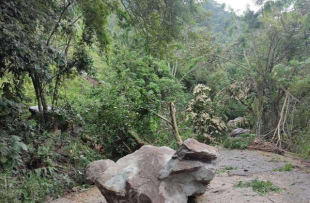 Cierran la vía Filadelfia-LaFelisa por constante caída de rocas 