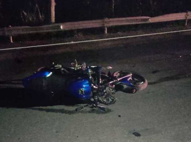 Fotos | Cortesía | LA PATRIA  Personas que transitaban por la recta registraron cómo quedó la escena del accidente.