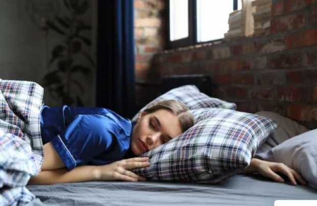 Estudio revela que cuando las personas duermen poco son menos generosos