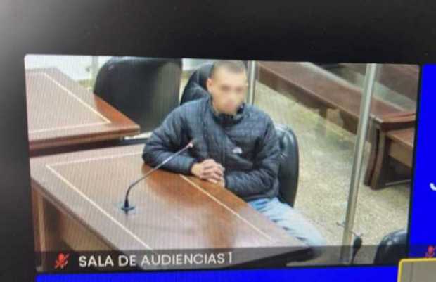 El capturado por hurto presentado en audiencia ayer.