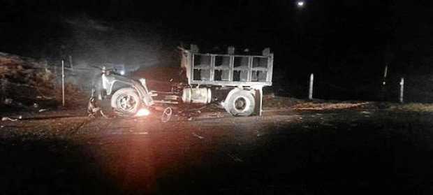 En Ocaña lanzaron explosivos desde esta volqueta contra el Batallón de Infantería No. 15 General Francisco de Paula Santander. 