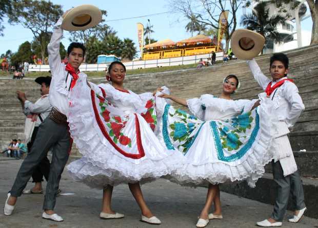 Baile de costa a costa con la programación folclórica de Confa