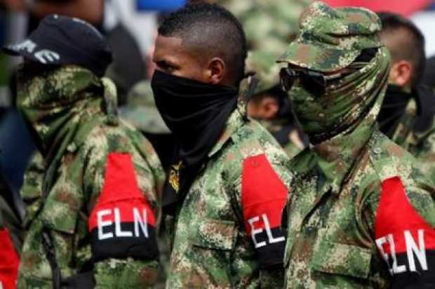 ELN se atribuye atentado contra camión de Policía en Colombia de ayer