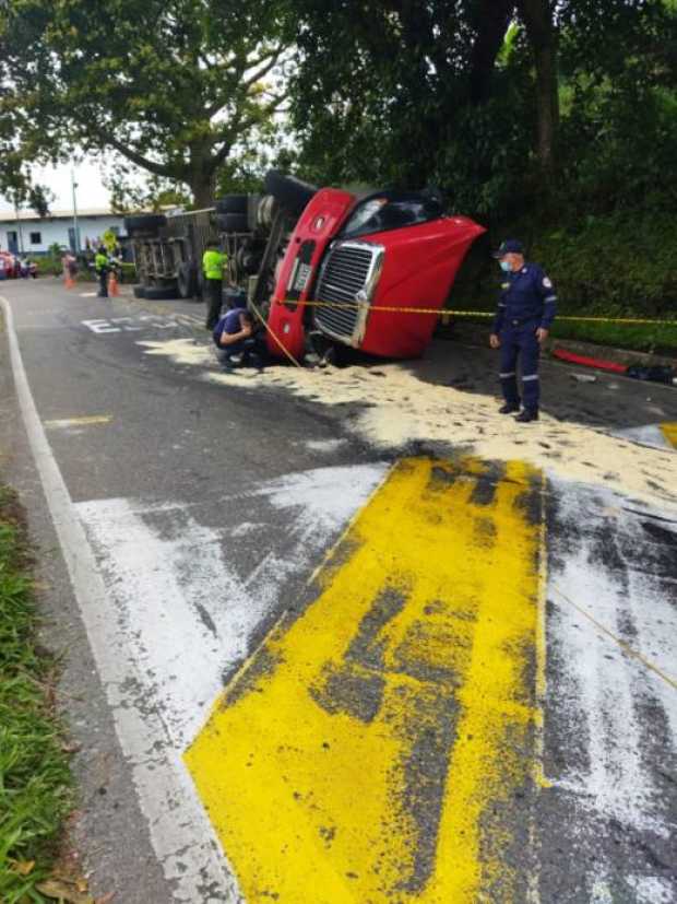 Fotos I Cortesía para LA PATRIA  En zona rural de Fresno, vía Manizales-Mariquita, ocurrió una tragedia el sábado cuando el cont