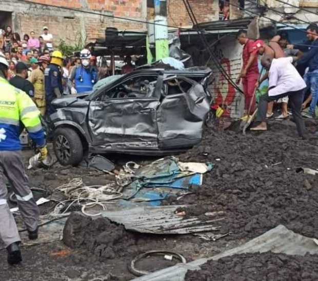 Dos policías muertos y dos heridos en accidente de tránsito en la vía Pereira-Cartago