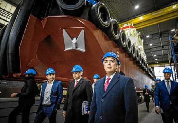 El presidente colombiano, Iván Duque, visitó ayer el Puerto de Róterdam, el embarcadero más grande de Europa, y se reunió con el
