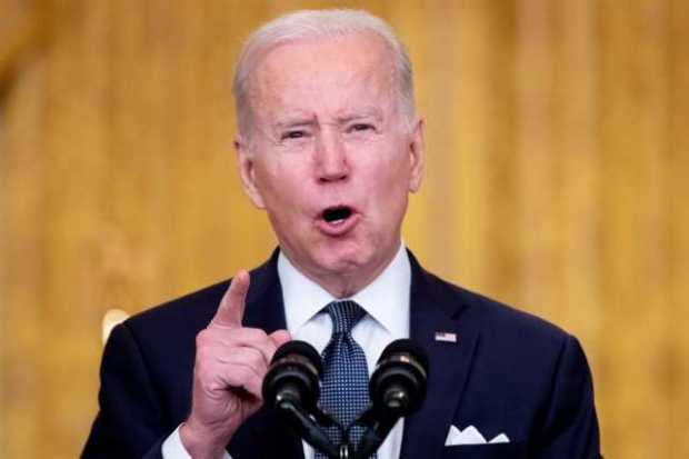 El presidente de los Estados Unidos, Joe Biden, pronuncia un discurso sobre Rusia y la situación en Ucrania, en el Salón Este de