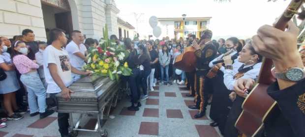 En Neira despidieron a joven que murió en accidente en la vía Neira-Aranrazu En Neira despidieron a joven que murió en accidente en la vía Neira-Aranrazu