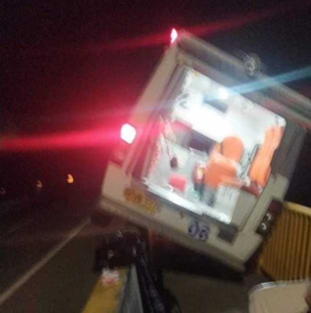 Una ambulancia, que transportaba a un adulto mayor, se accidentó en Tres Puertas mientras viajaba a Manizales 
