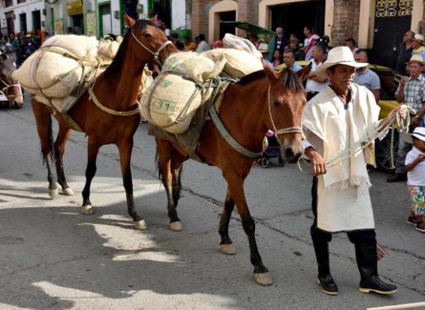 La arriería sigue viva y en las letras