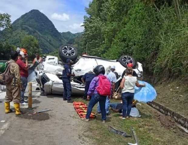 Camioneta se quedó sin frenos: cuatro heridos 