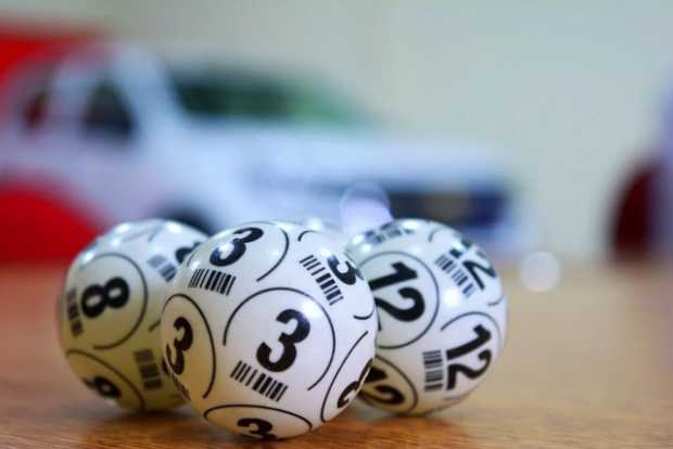 16% de los jóvenes de Extremadura en España juegan a la lotería una vez al mes
