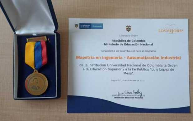 Medalla y diploma a la Maestría en Ingeniería - Automatización Industrial. 