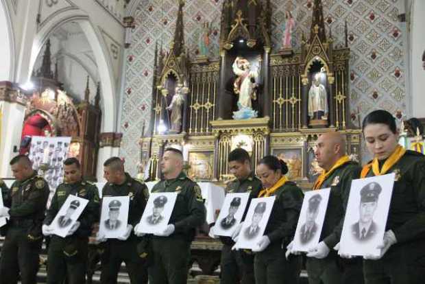 Policías de Manizales honraron a sus compañeros caídos en el Plan Pistola 