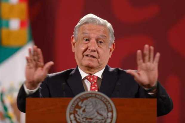 El presidente mexicano, Andrés Manuel López Obrador, habla durante su rueda de prensa hoy, en el Palacio Nacional de la Ciudad d