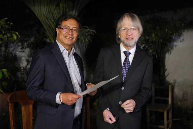 Antanas Mockus se une a campaña de Gustavo Petro